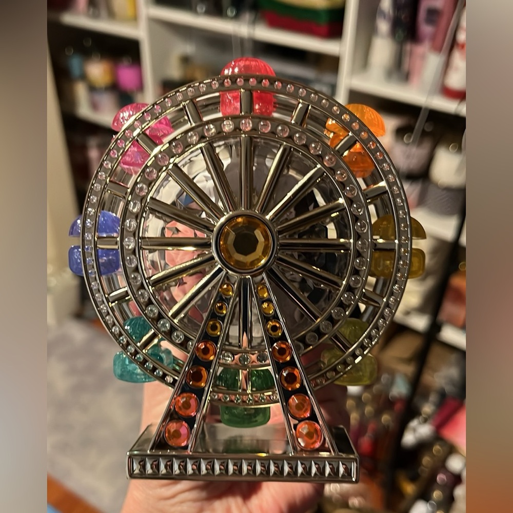 Bath & Body Works Ferris Wheel Light Up Wallflowers Fragrance Plug - Picture 3 of 5